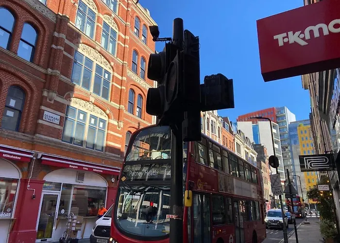 Lovely 2 Bed Flat In Soho!