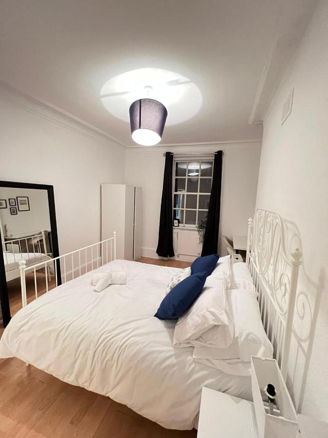 Lovely 2 Bed Flat In Soho! Apartamento Londres
