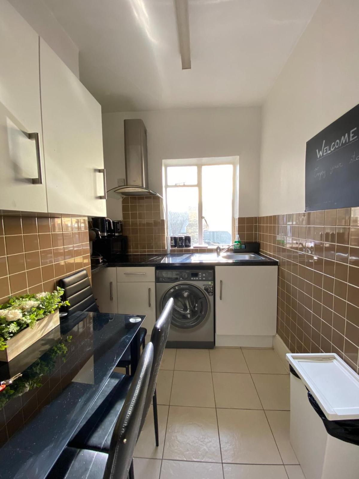 Lovely 2 Bed Flat In Soho! *